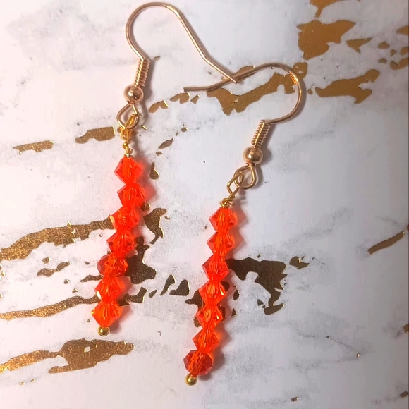 Handcrafted Beaded Dangle Minimalist Earrings By London Bridges Gold Hoo… - Picture 3 of 6
